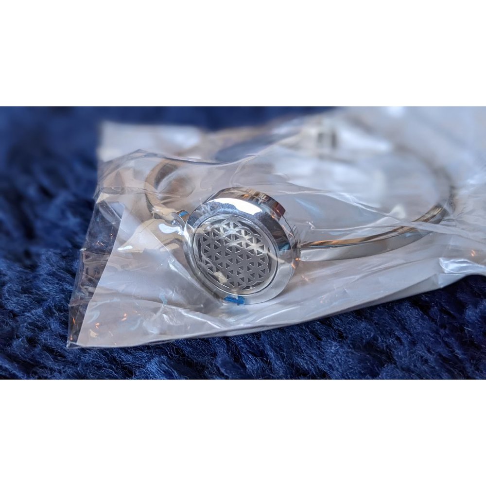 💜✨3/$30 NWT Essential Oil Diffuser Bracelet